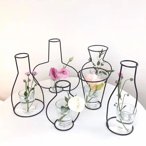 Retro Iron Line Table Flowers Vase
